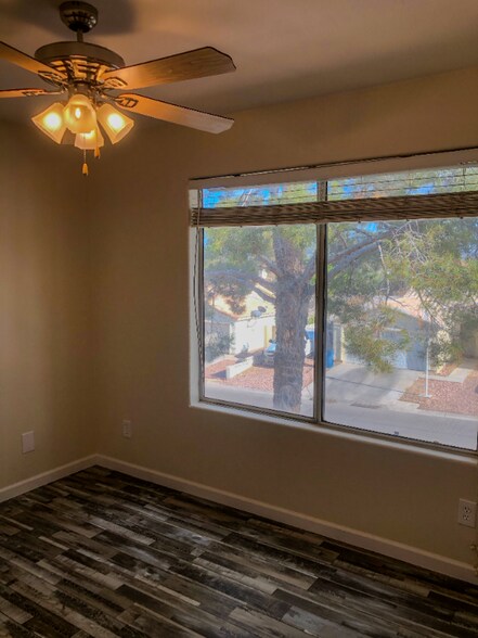 Building Photo - 3038 Tarpon Dr
