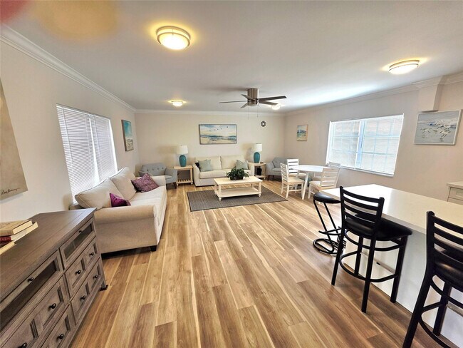 Building Photo - 2230 NE 56th Pl