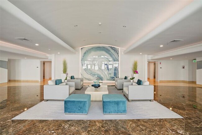 Building Photo - 715 Bayshore Dr
