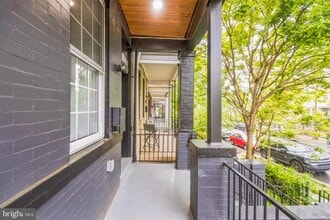 Building Photo - 1129 8th St NE