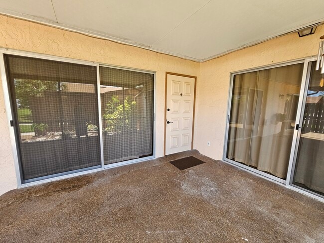Building Photo - 15451 Crystal Lake Dr