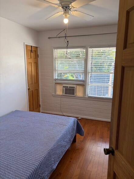 Building Photo - 2023 Cloverfield Blvd