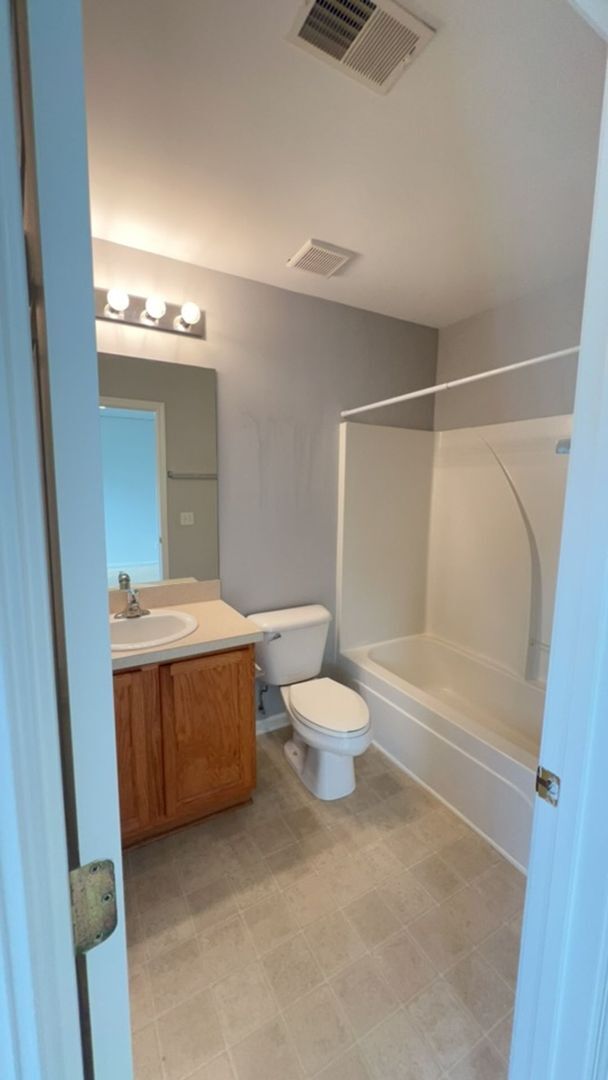 Building Photo - Welcome to Mill Creek Community