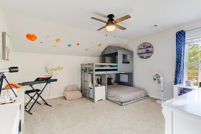 Building Photo - 1765 Hartwell Manor N