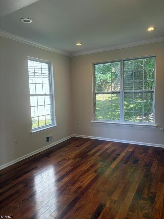 Building Photo - 312 Winding Hill Dr