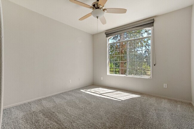 Building Photo - Cozy 3 Bed Littleton Condo