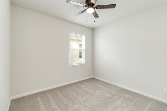 Building Photo - Beautiful 4/2 Energy Efficient Home in St. Cloud For Rent