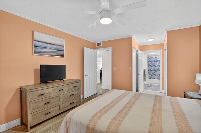 Building Photo - 18731 Stewart Cir