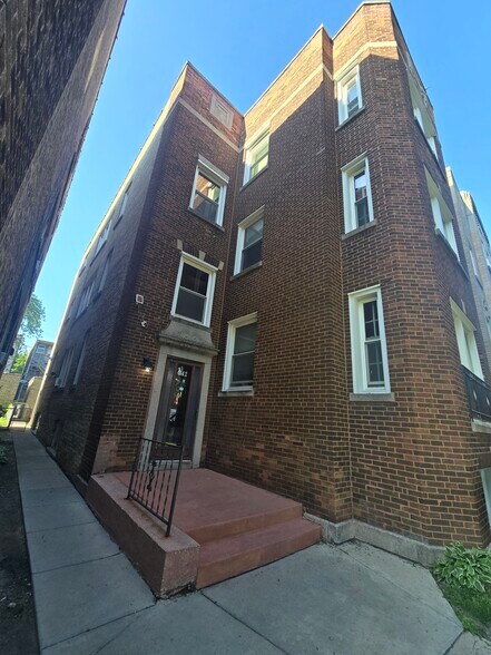 Building Photo - 4842 Elm St