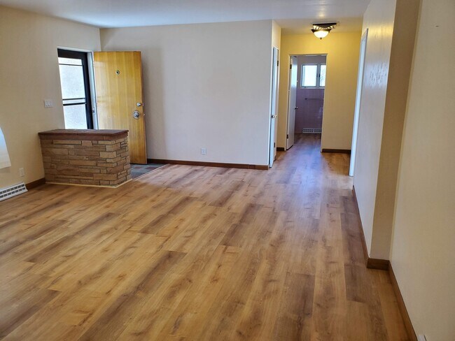02_Living Room_1 - 230 Yale Pl