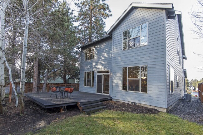 Building Photo - MOVE IN SPECIAL $500 OFF FIRST  MONTHS REN...