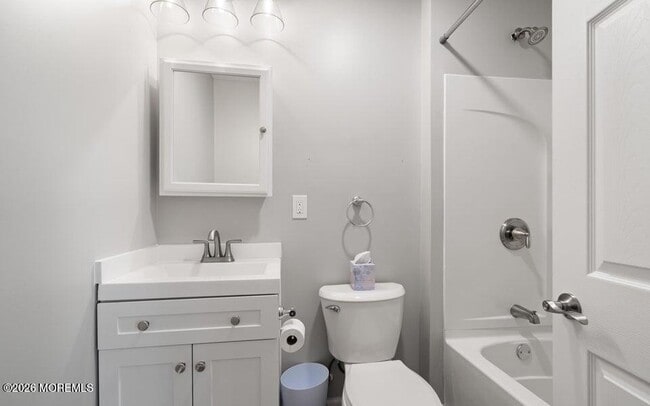 Building Photo - 303 Chestnut Dr