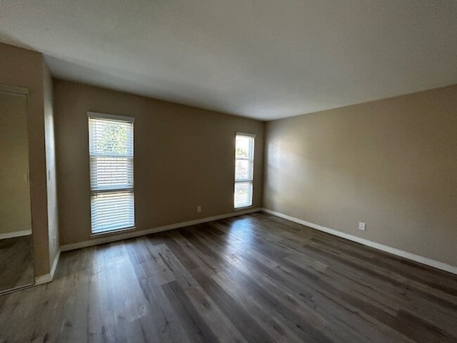 Building Photo - DON'T MISS OUT! HOME AVAILABLE BEGINNING OF MAY