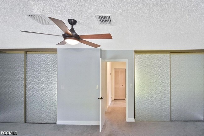 Building Photo - 4295 Island Cir