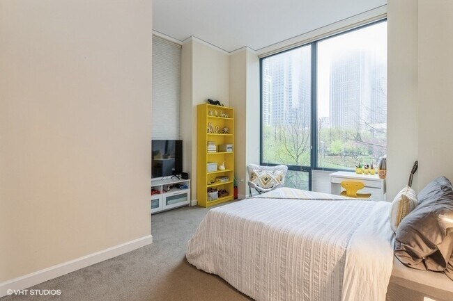 Building Photo - 201 N Westshore Dr