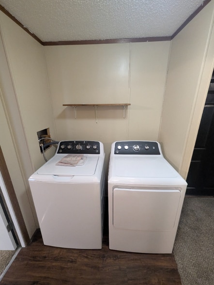 Building Photo - 429 1/2 Morning Dove Dr