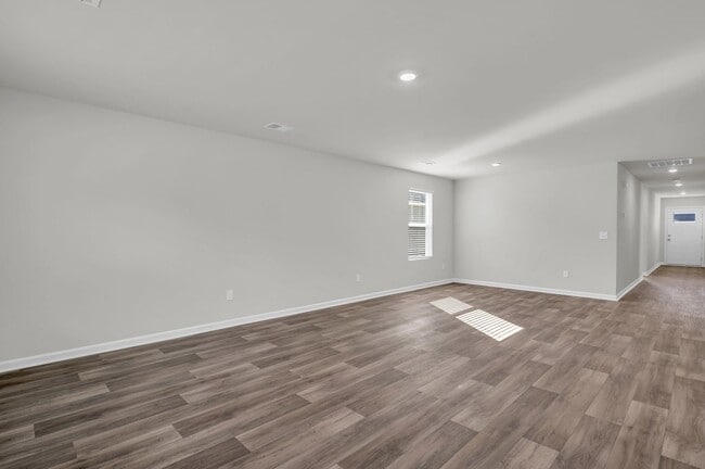 Building Photo - ***MOVE-IN SPECIAL*** $500 OFF OF YOUR FIR...