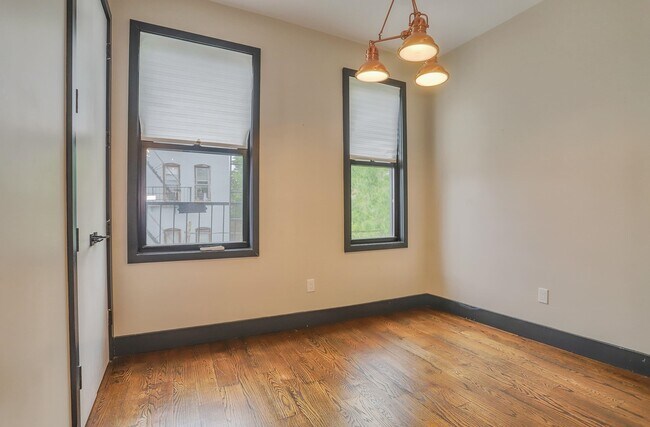 Building Photo - 43 Thorne St