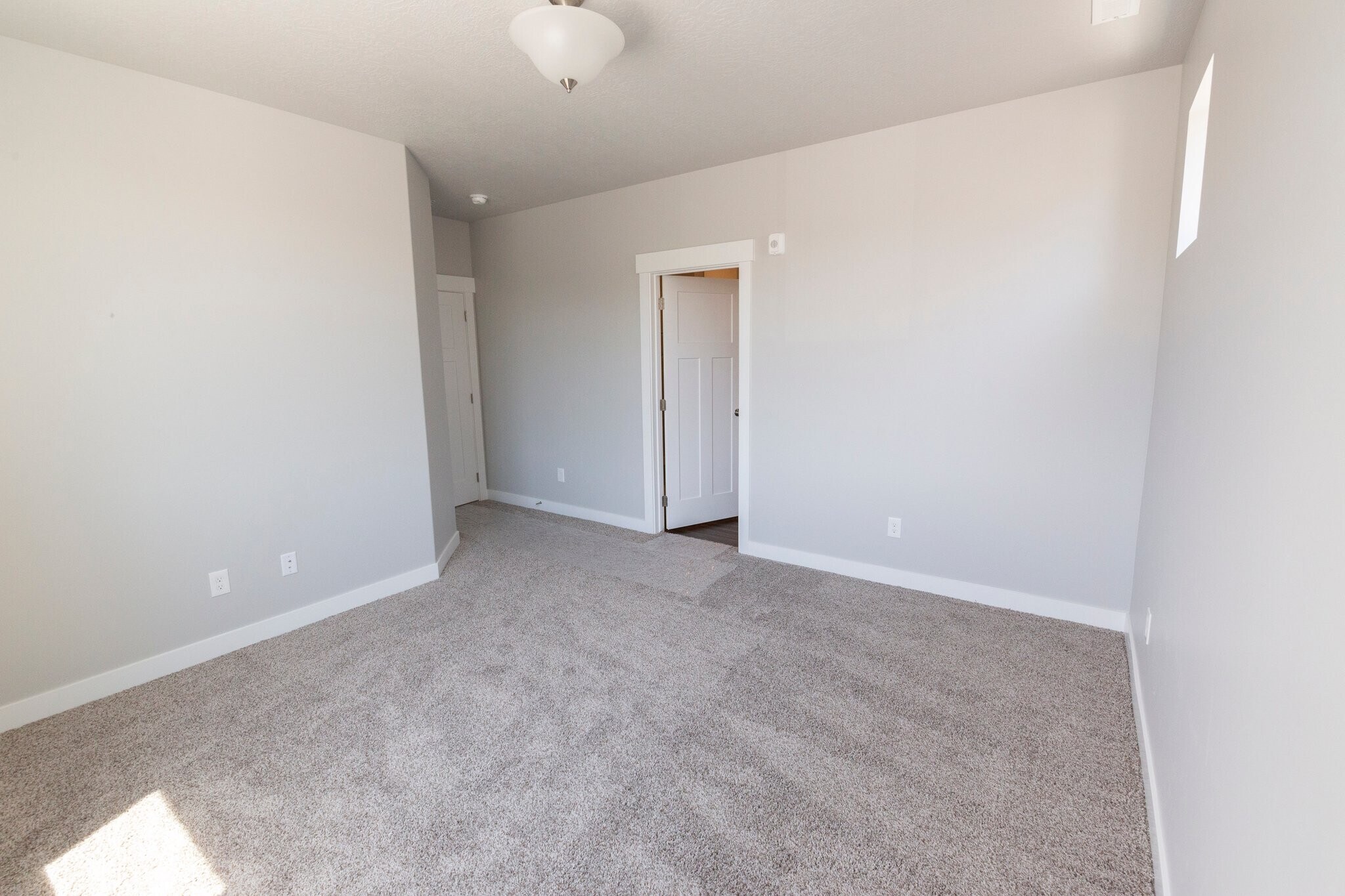 Building Photo - 734 N 260 W