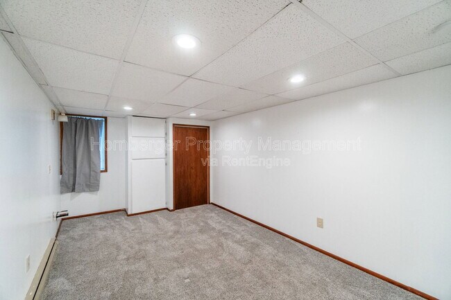 Building Photo - 1407 W Spring Ln