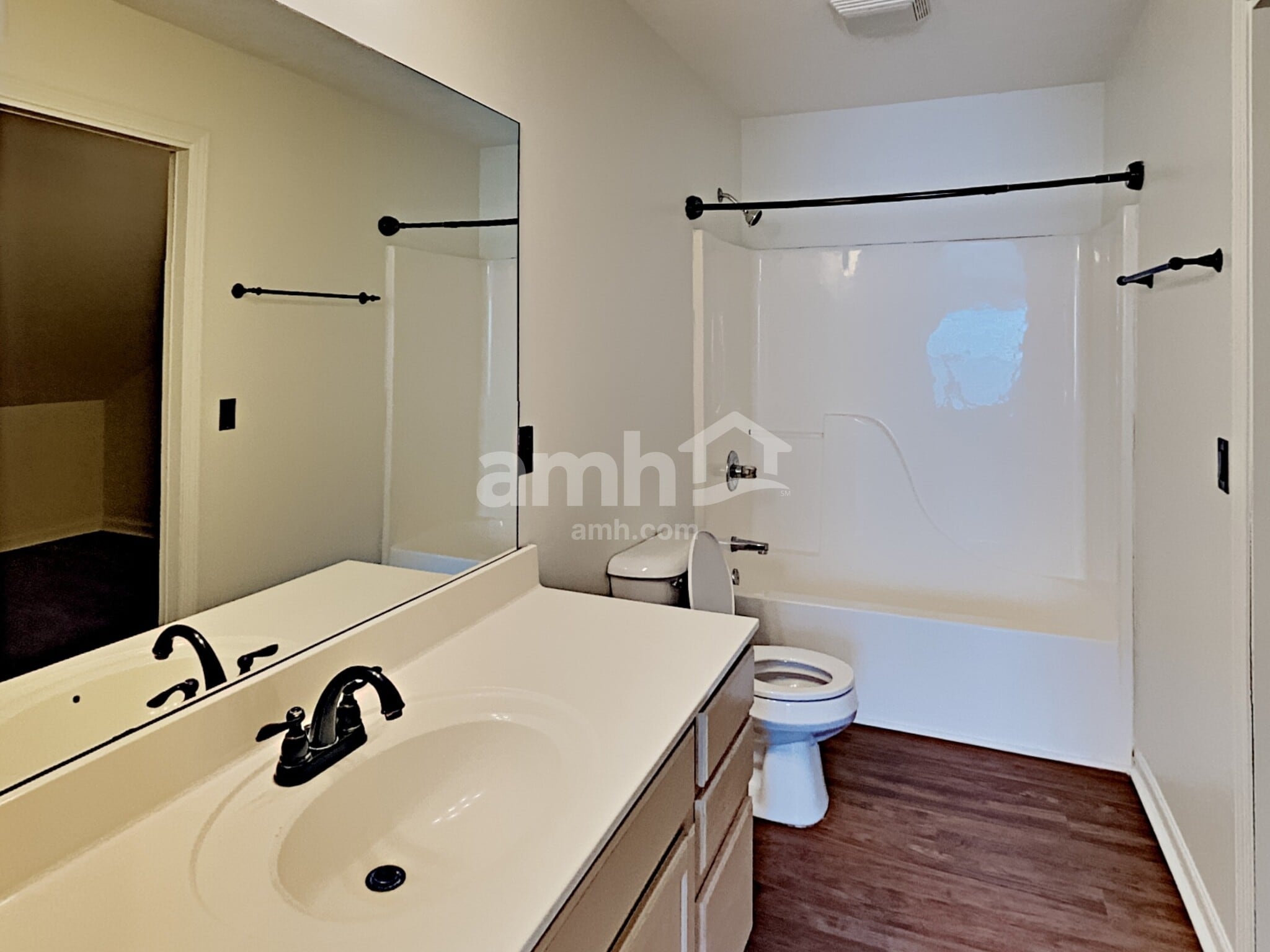 Building Photo - 126 Walton Village Dr