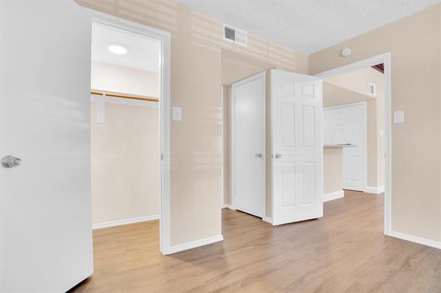 Building Photo - 449 Harris St