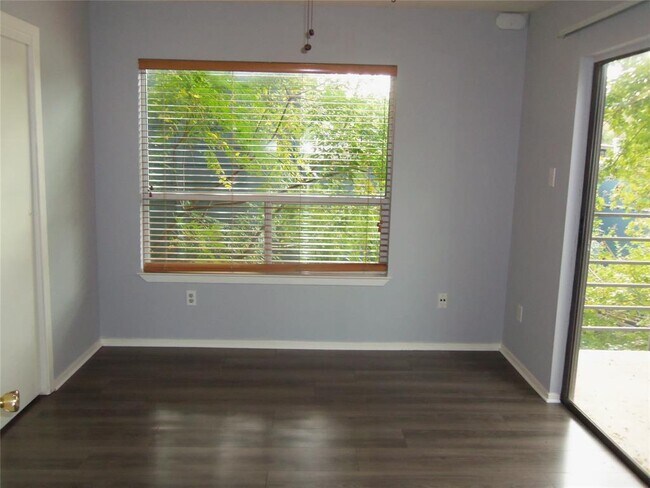 Building Photo - 1514 Parker Ln