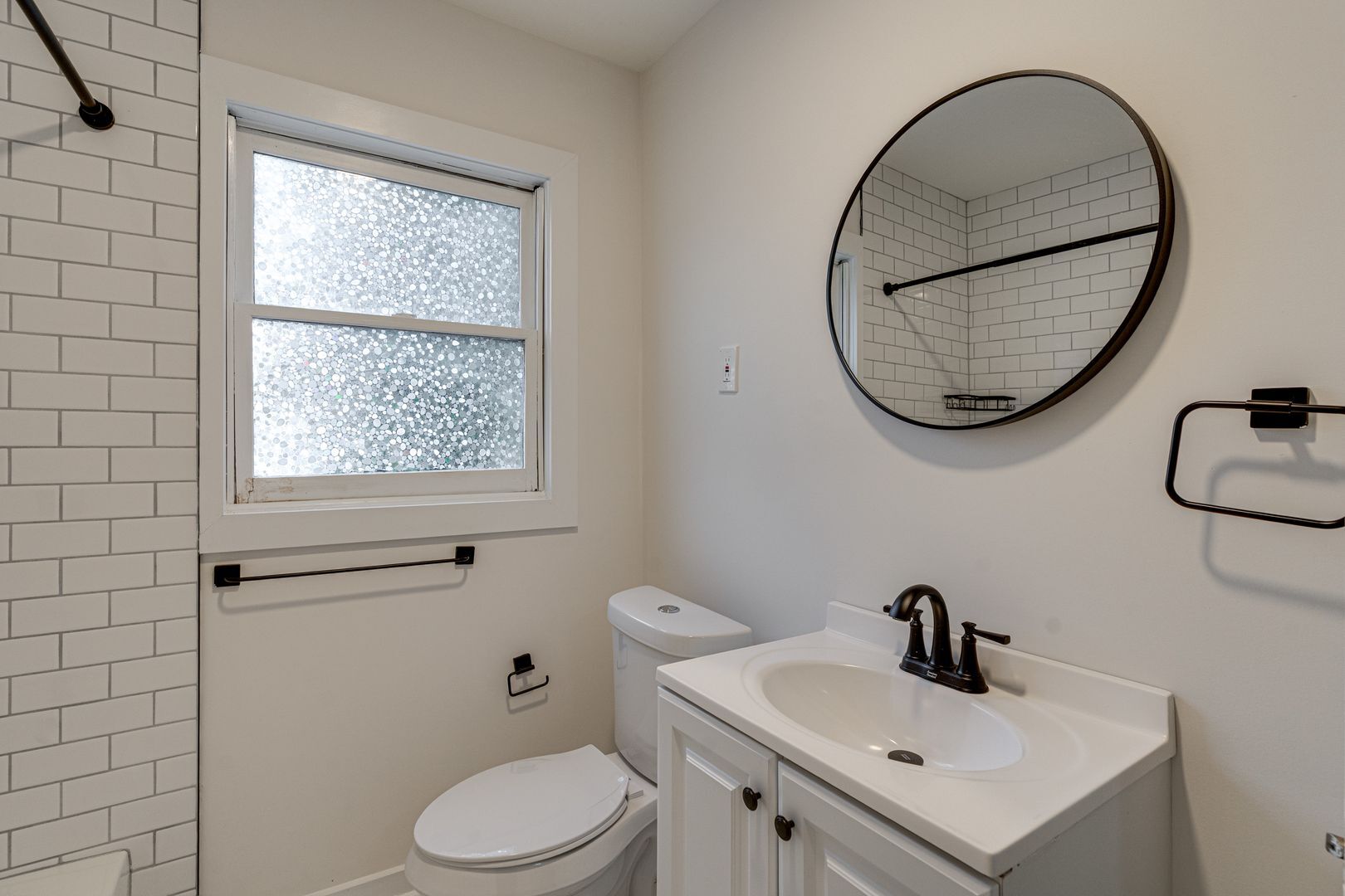 Building Photo - 203 N Seminole Dr