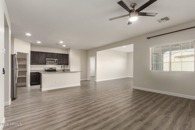 Building Photo - 11204 W Mobile Ln