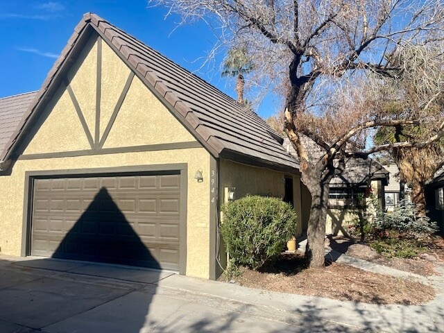 Primary Photo - 3944 Edgemoor Way