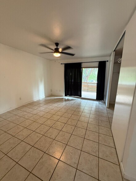 Building Photo - 4012 Valeta Street