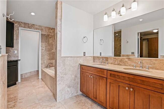 Building Photo - 3180 Mathieson Dr NE