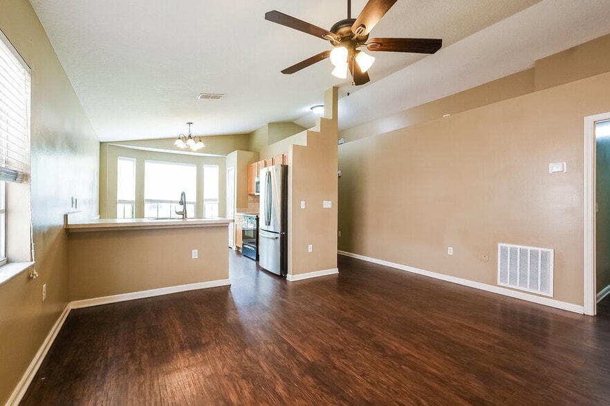 Building Photo - 178 Dovetail Ct