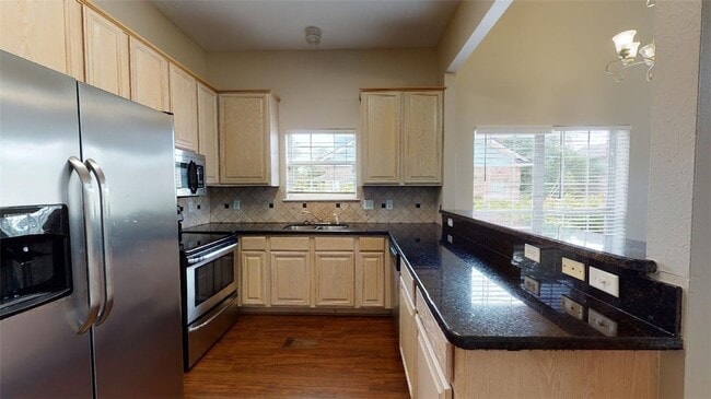 Building Photo - 1621 Park Pl