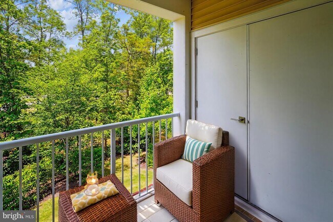 Building Photo - 23265 Milltown Knoll Square
