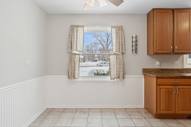 Building Photo - 1902 N Washington St