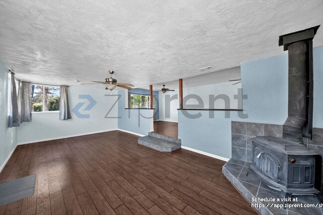 Building Photo - 43822 Palm Ave