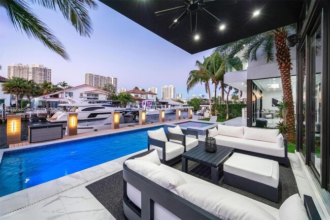 Building Photo - 3367 NE 168th St