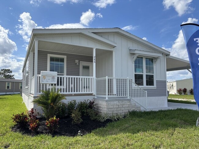 Primary Photo - 245 Bimini Cay Cir