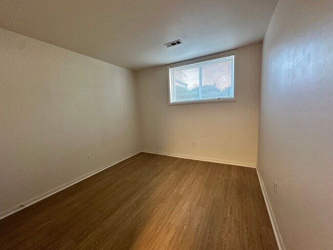 Building Photo - 139 Albemarle Dr
