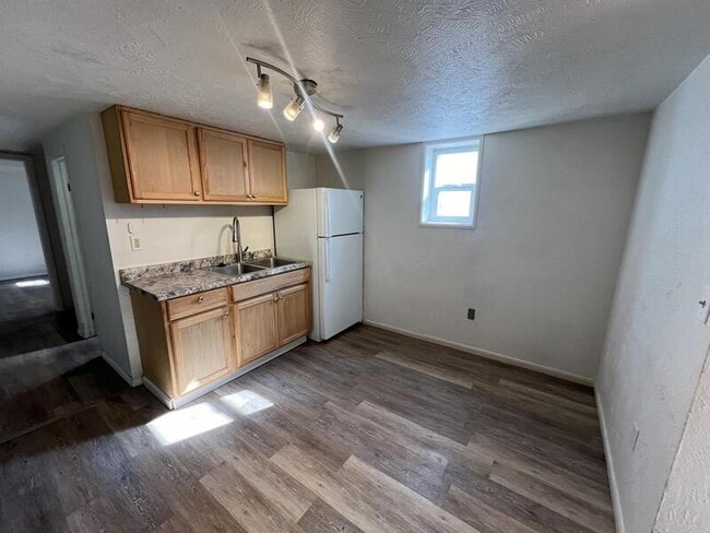 Building Photo - 2616 Ames Ave