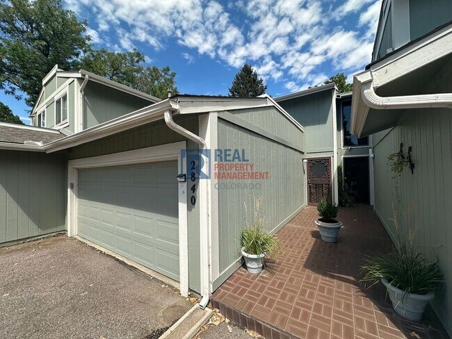 Primary Photo - 2840 S Kenton Ct