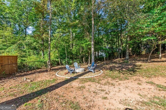 Building Photo - 552 Magnolia Dr