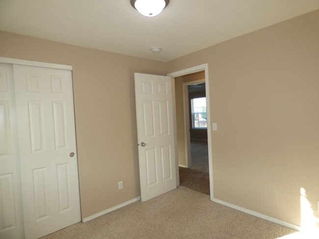 Building Photo - 3 bed 2.5 bath House in Stayton!! Close to...