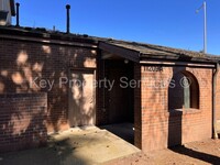 Building Photo - ADA Friendly Two Bedroom Duplex with Backyard