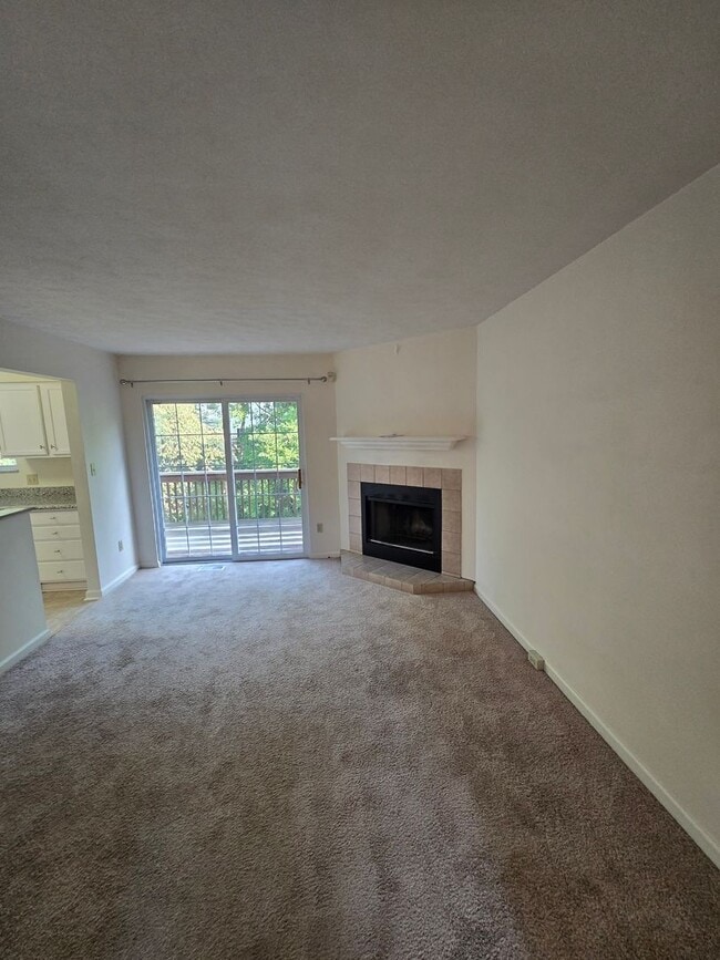 Building Photo - Spacious 3-bedroom Gibsonia townhome