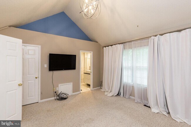 Building Photo - 313 Sage Ln