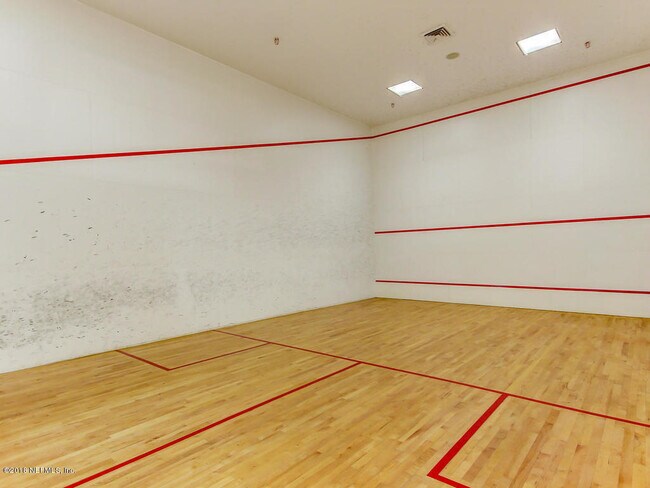 Building Photo - 400 E Bay St