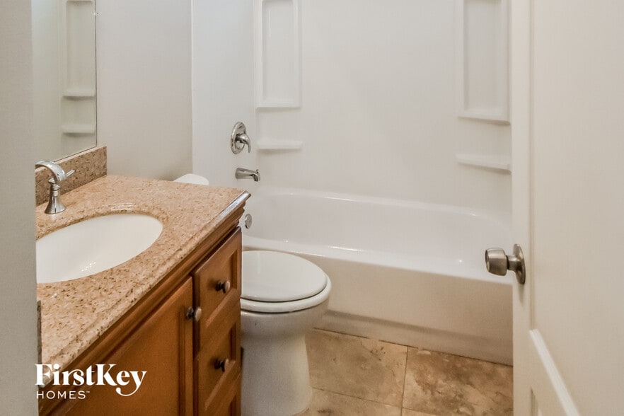 Building Photo - 516 Valencia Park Dr