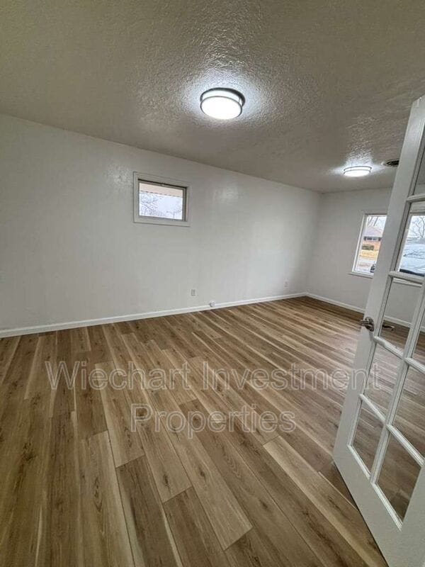 Building Photo - 713 Wildwood Ave